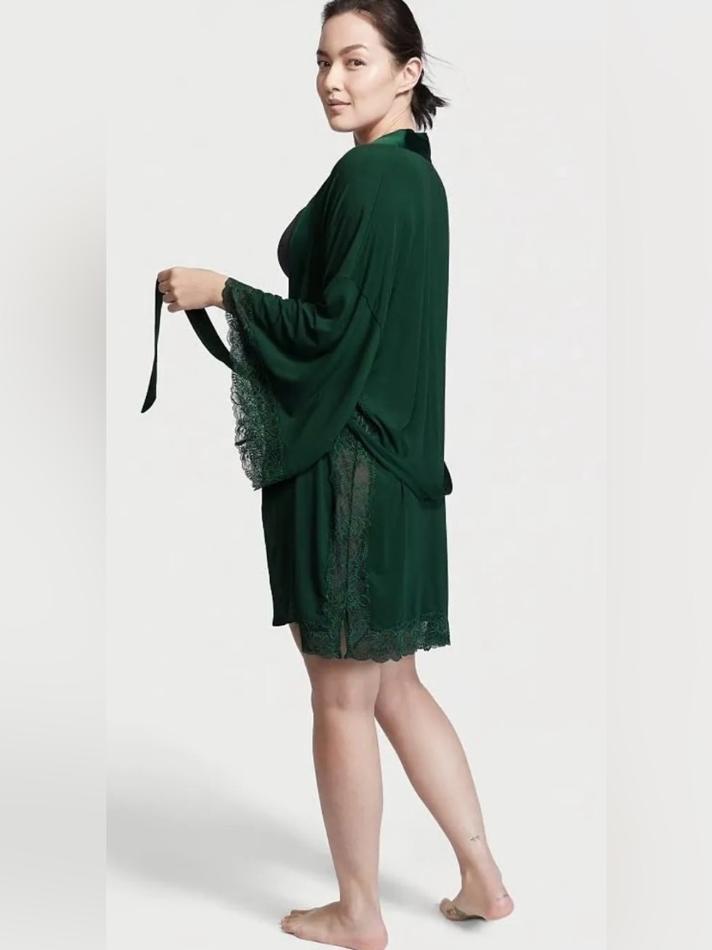 Victoria’s Secret Heavenly Green Lace Trim Robe - Picture 2 of 11